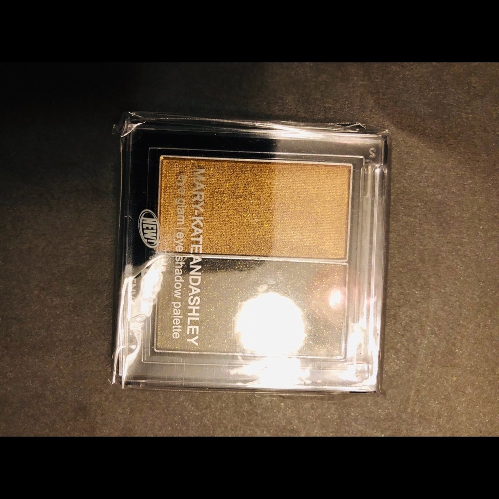 Mary-Kate and Ashley eyeshadow